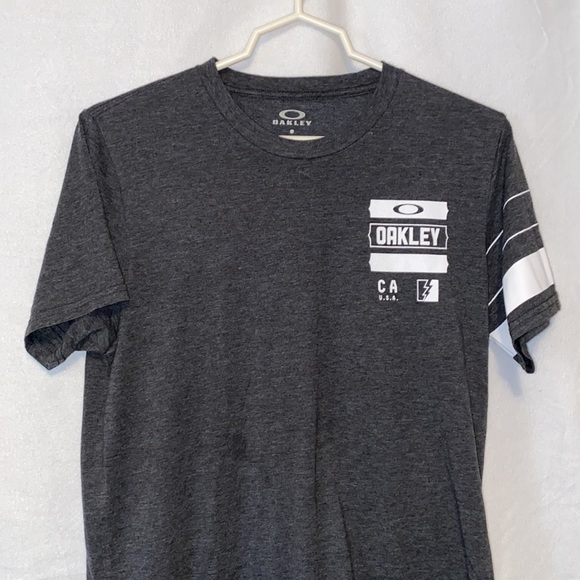 Oakley Dark Grey T-Shirt - Picture 3 of 6